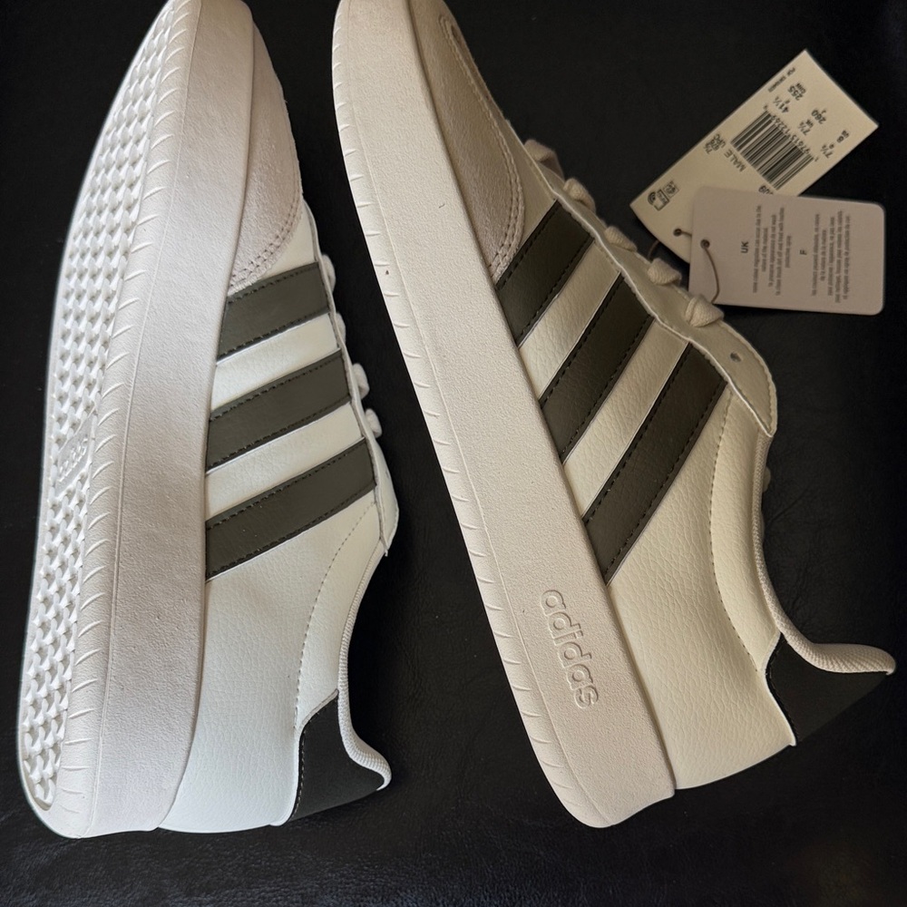 Adidas Men’s Cream & Gray Low-Top Sneakers - Picture 5 of 7